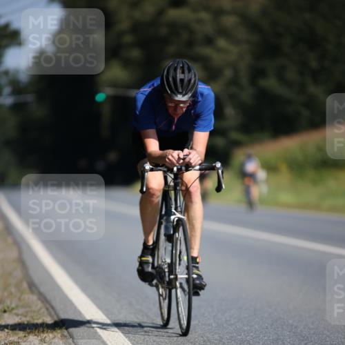 01.09.2024 - 17. Tribühne Triathlon H.Heesch http://msf.ph/oto/6942039 01.09.2024 11:17:21 Radfahren 382 meine-sportfotos.de