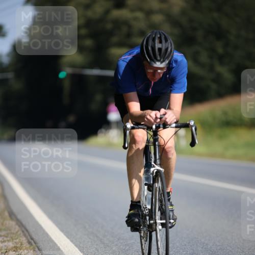 01.09.2024 - 17. Tribühne Triathlon H.Heesch http://msf.ph/oto/6942048 01.09.2024 11:17:22 Radfahren 382 meine-sportfotos.de