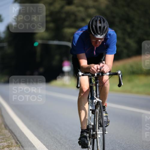 01.09.2024 - 17. Tribühne Triathlon H.Heesch http://msf.ph/oto/6942051 01.09.2024 11:17:22 Radfahren 382 meine-sportfotos.de