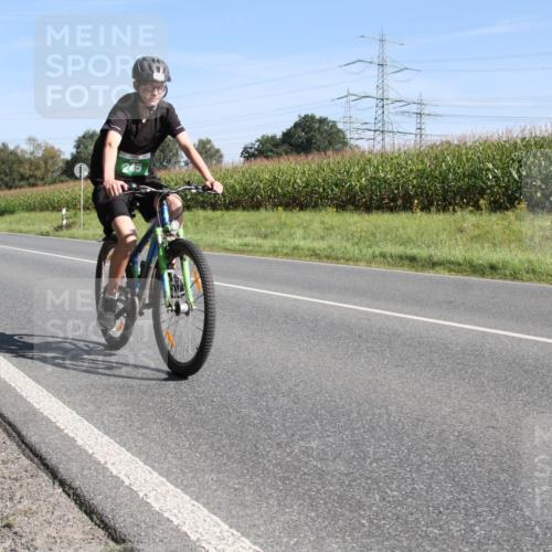 01.09.2024 - 17. Tribühne Triathlon H.Heesch http://msf.ph/oto/6942055 01.09.2024 10:57:19 Radfahren 245, 248 meine-sportfotos.de