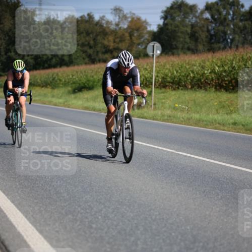01.09.2024 - 17. Tribühne Triathlon H.Heesch http://msf.ph/oto/6942057 01.09.2024 11:18:04 Radfahren 362, 372, 387, 401 meine-sportfotos.de