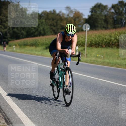 01.09.2024 - 17. Tribühne Triathlon H.Heesch http://msf.ph/oto/6942063 01.09.2024 11:18:04 Radfahren 362, 372, 387, 401 meine-sportfotos.de