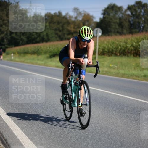 01.09.2024 - 17. Tribühne Triathlon H.Heesch http://msf.ph/oto/6942066 01.09.2024 11:18:05 Radfahren 362, 372, 387, 401 meine-sportfotos.de