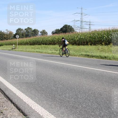 01.09.2024 - 17. Tribühne Triathlon H.Heesch http://msf.ph/oto/6942100 01.09.2024 10:58:37 Radfahren 319, 331 meine-sportfotos.de