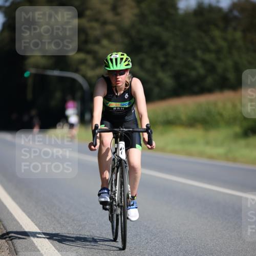 01.09.2024 - 17. Tribühne Triathlon H.Heesch http://msf.ph/oto/6942113 01.09.2024 11:18:22 Radfahren 339, 406, 432 meine-sportfotos.de