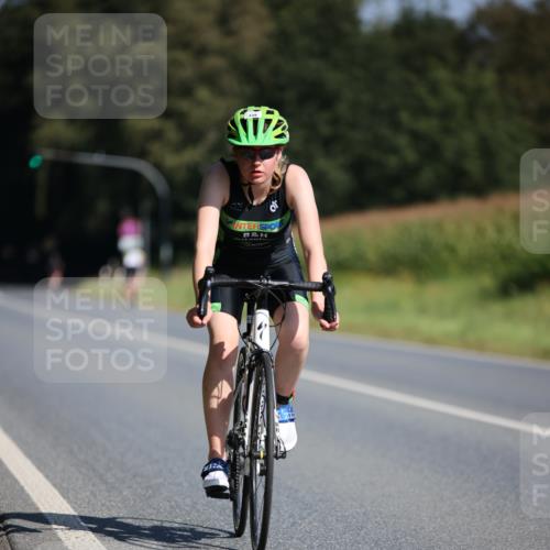 01.09.2024 - 17. Tribühne Triathlon H.Heesch http://msf.ph/oto/6942116 01.09.2024 11:18:22 Radfahren 339, 406, 432 meine-sportfotos.de