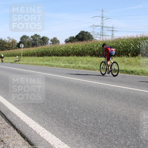 01.09.2024 - 17. Tribühne Triathlon H.Heesch http://msf.ph/oto/6942118 01.09.2024 10:59:06 Radfahren 367, 388 meine-sportfotos.de