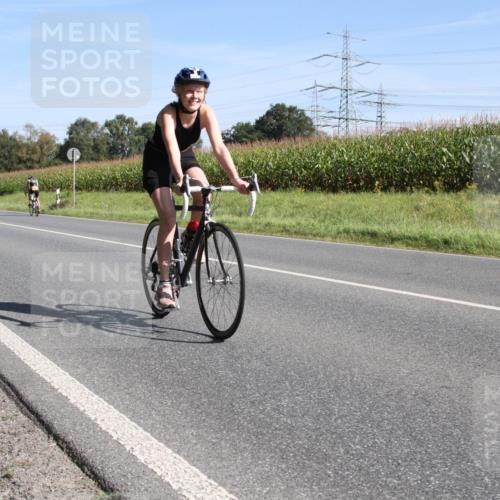 01.09.2024 - 17. Tribühne Triathlon H.Heesch http://msf.ph/oto/6942127 01.09.2024 10:59:40 Radfahren 295, 328 meine-sportfotos.de