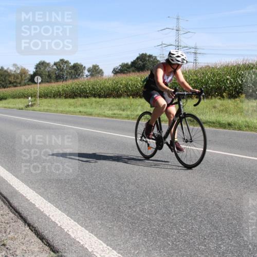 01.09.2024 - 17. Tribühne Triathlon H.Heesch http://msf.ph/oto/6942138 01.09.2024 11:00:17 Radfahren 179, 204, 307 meine-sportfotos.de
