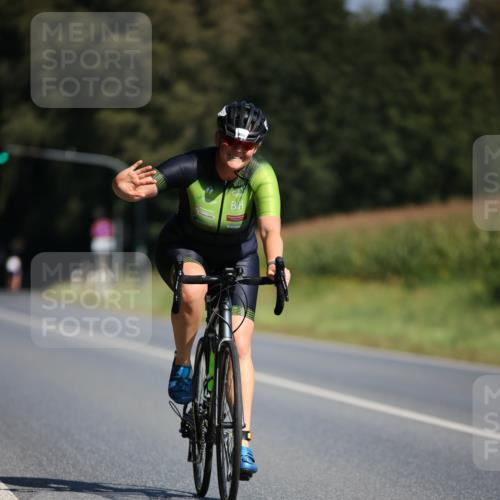 01.09.2024 - 17. Tribühne Triathlon H.Heesch http://msf.ph/oto/6942140 01.09.2024 11:18:31 Radfahren 406, 432 meine-sportfotos.de