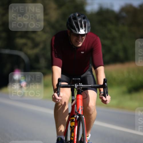 01.09.2024 - 17. Tribühne Triathlon H.Heesch http://msf.ph/oto/6942181 01.09.2024 11:18:42 Radfahren 412 meine-sportfotos.de