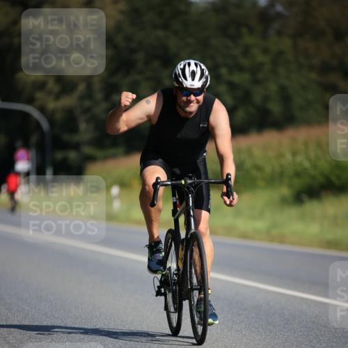 01.09.2024 - 17. Tribühne Triathlon H.Heesch http://msf.ph/oto/6942199 01.09.2024 11:18:58 Radfahren 328, 335, 390 meine-sportfotos.de