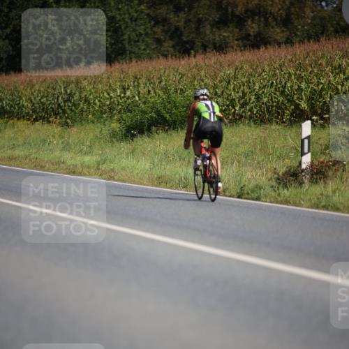 01.09.2024 - 17. Tribühne Triathlon H.Heesch http://msf.ph/oto/6942220 01.09.2024 11:19:00 Radfahren 328, 335, 390 meine-sportfotos.de