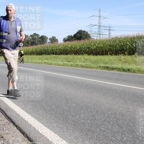 01.09.2024 - 17. Tribühne Triathlon H.Heesch http://msf.ph/oto/6942225 01.09.2024 11:04:28 Radfahren 329, 406 meine-sportfotos.de