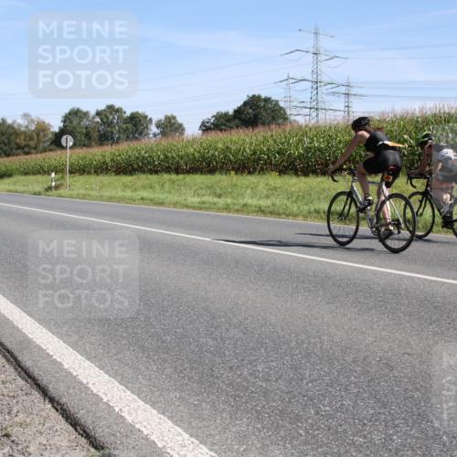 01.09.2024 - 17. Tribühne Triathlon H.Heesch http://msf.ph/oto/6942235 01.09.2024 11:04:42 Radfahren 363, 372, 417, 1479 meine-sportfotos.de
