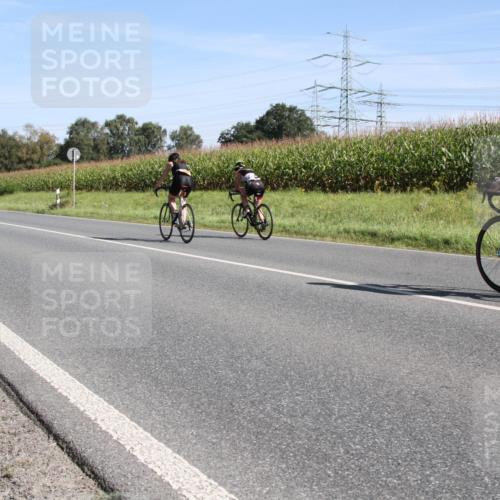 01.09.2024 - 17. Tribühne Triathlon H.Heesch http://msf.ph/oto/6942238 01.09.2024 11:04:43 Radfahren 363, 372, 417, 1479 meine-sportfotos.de