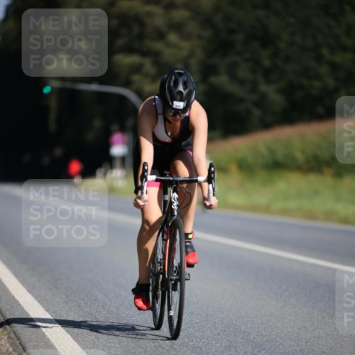 01.09.2024 - 17. Tribühne Triathlon H.Heesch http://msf.ph/oto/6942248 01.09.2024 11:19:05 Radfahren 328, 335 meine-sportfotos.de