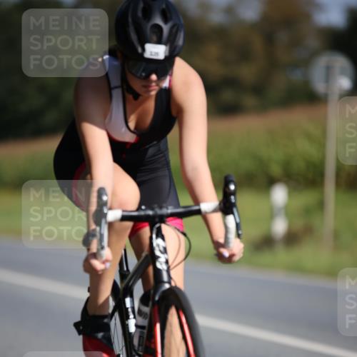 01.09.2024 - 17. Tribühne Triathlon H.Heesch http://msf.ph/oto/6942269 01.09.2024 11:19:05 Radfahren 328, 335 meine-sportfotos.de
