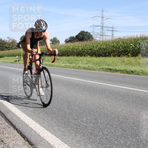 01.09.2024 - 17. Tribühne Triathlon H.Heesch http://msf.ph/oto/6942284 01.09.2024 11:06:25 Radfahren 361, 366 meine-sportfotos.de