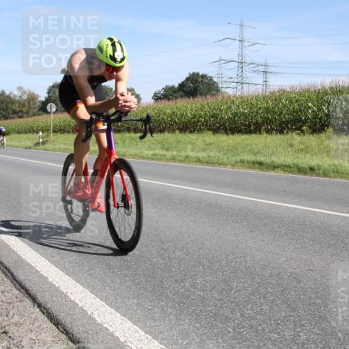 01.09.2024 - 17. Tribühne Triathlon H.Heesch http://msf.ph/oto/6942302 01.09.2024 11:07:05 Radfahren 376, 384, 436 meine-sportfotos.de