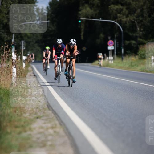01.09.2024 - 17. Tribühne Triathlon H.Heesch http://msf.ph/oto/6942304 01.09.2024 11:19:24 Radfahren 336, 431, 433, 1479 meine-sportfotos.de