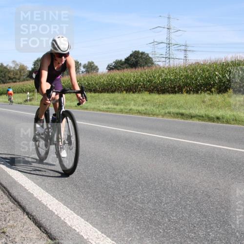 01.09.2024 - 17. Tribühne Triathlon H.Heesch http://msf.ph/oto/6942315 01.09.2024 11:07:20 Radfahren 338, 343, 442 meine-sportfotos.de