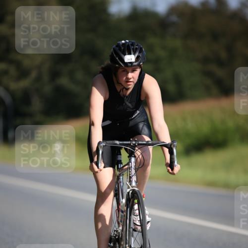 01.09.2024 - 17. Tribühne Triathlon H.Heesch http://msf.ph/oto/6942376 01.09.2024 11:19:42 Radfahren 313, 363 meine-sportfotos.de