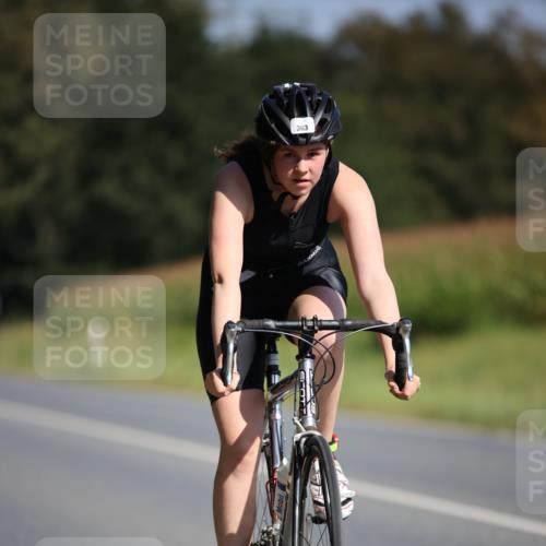 01.09.2024 - 17. Tribühne Triathlon H.Heesch http://msf.ph/oto/6942379 01.09.2024 11:19:42 Radfahren 313, 363 meine-sportfotos.de