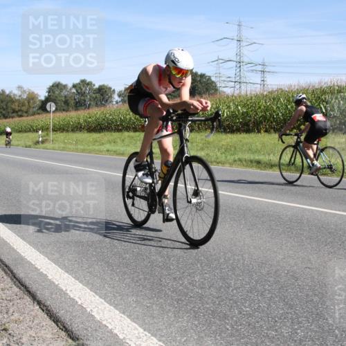 01.09.2024 - 17. Tribühne Triathlon H.Heesch http://msf.ph/oto/6942403 01.09.2024 11:09:33 Radfahren 311, 380, 400, 434 meine-sportfotos.de