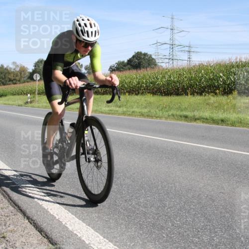 01.09.2024 - 17. Tribühne Triathlon H.Heesch http://msf.ph/oto/6942415 01.09.2024 11:09:56 Radfahren 310, 396 meine-sportfotos.de