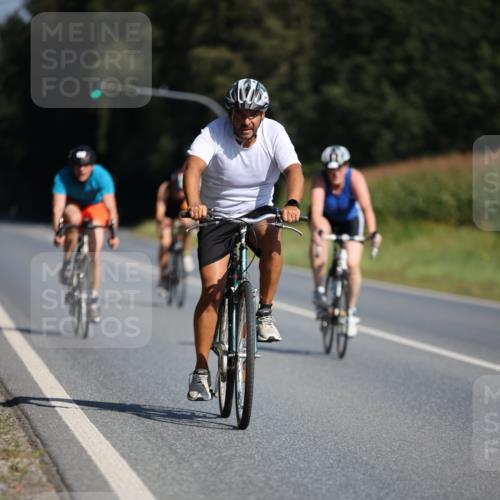 01.09.2024 - 17. Tribühne Triathlon H.Heesch http://msf.ph/oto/6942430 01.09.2024 11:21:27 Radfahren 366, 383, 386, 399, 442 meine-sportfotos.de