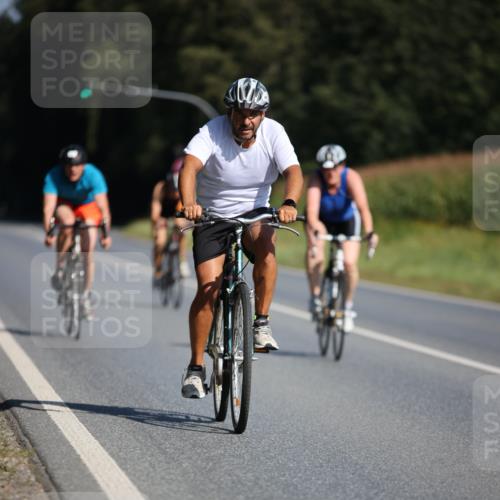 01.09.2024 - 17. Tribühne Triathlon H.Heesch http://msf.ph/oto/6942433 01.09.2024 11:21:27 Radfahren 366, 383, 386, 399, 442 meine-sportfotos.de