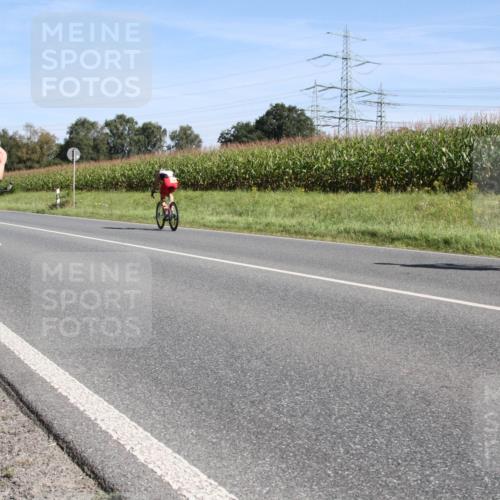 01.09.2024 - 17. Tribühne Triathlon H.Heesch http://msf.ph/oto/6942437 01.09.2024 11:10:47 Radfahren 333, 361, 388, 421, 429 meine-sportfotos.de