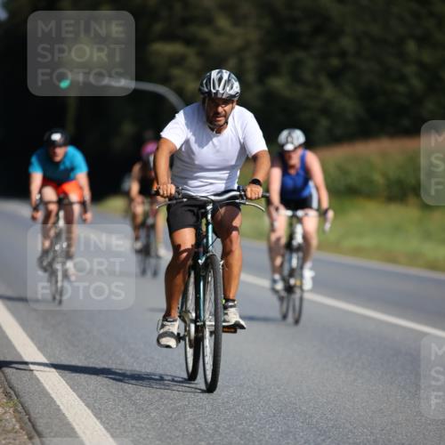 01.09.2024 - 17. Tribühne Triathlon H.Heesch http://msf.ph/oto/6942438 01.09.2024 11:21:27 Radfahren 366, 383, 386, 399, 442 meine-sportfotos.de