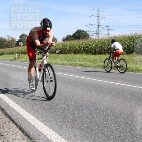 01.09.2024 - 17. Tribühne Triathlon H.Heesch http://msf.ph/oto/6942440 01.09.2024 11:10:47 Radfahren 333, 361, 388, 421, 429 meine-sportfotos.de