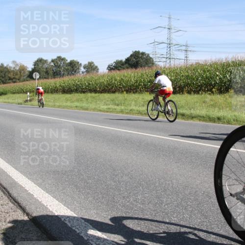 01.09.2024 - 17. Tribühne Triathlon H.Heesch http://msf.ph/oto/6942444 01.09.2024 11:10:48 Radfahren 333, 361, 388, 421, 429 meine-sportfotos.de