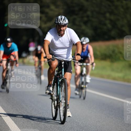 01.09.2024 - 17. Tribühne Triathlon H.Heesch http://msf.ph/oto/6942448 01.09.2024 11:21:27 Radfahren 366, 383, 386, 399, 442 meine-sportfotos.de