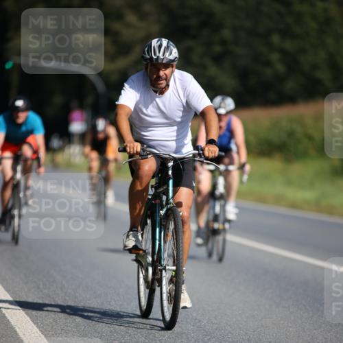 01.09.2024 - 17. Tribühne Triathlon H.Heesch http://msf.ph/oto/6942452 01.09.2024 11:21:27 Radfahren 366, 383, 386, 399, 442 meine-sportfotos.de