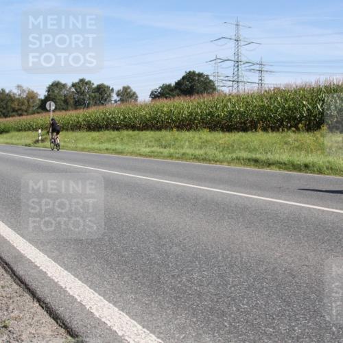 01.09.2024 - 17. Tribühne Triathlon H.Heesch http://msf.ph/oto/6942460 01.09.2024 11:10:59 Radfahren 315, 320, 324, 360, 403, 422 meine-sportfotos.de