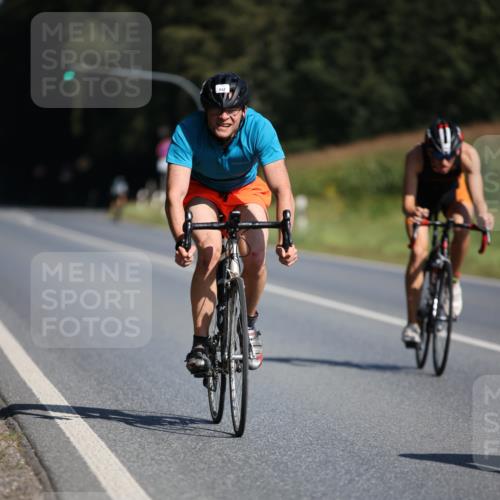 01.09.2024 - 17. Tribühne Triathlon H.Heesch http://msf.ph/oto/6942468 01.09.2024 11:21:29 Radfahren 366, 383, 386, 399, 442 meine-sportfotos.de