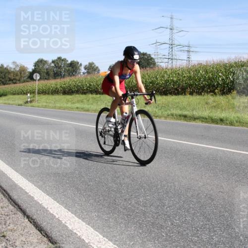 01.09.2024 - 17. Tribühne Triathlon H.Heesch http://msf.ph/oto/6942524 01.09.2024 11:12:34 Radfahren 327, 367, 379 meine-sportfotos.de
