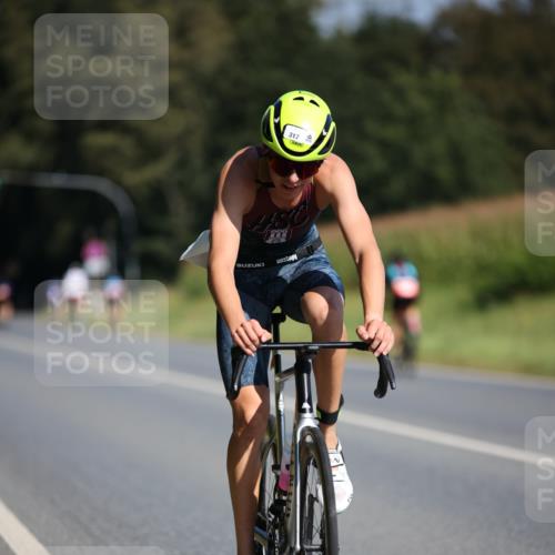 01.09.2024 - 17. Tribühne Triathlon H.Heesch http://msf.ph/oto/6942549 01.09.2024 11:22:06 Radfahren 317, 355, 384, 394, 426, 436, 454 meine-sportfotos.de