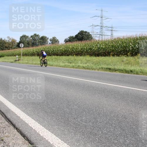 01.09.2024 - 17. Tribühne Triathlon H.Heesch http://msf.ph/oto/6942553 01.09.2024 11:13:08 Radfahren 370, 437 meine-sportfotos.de