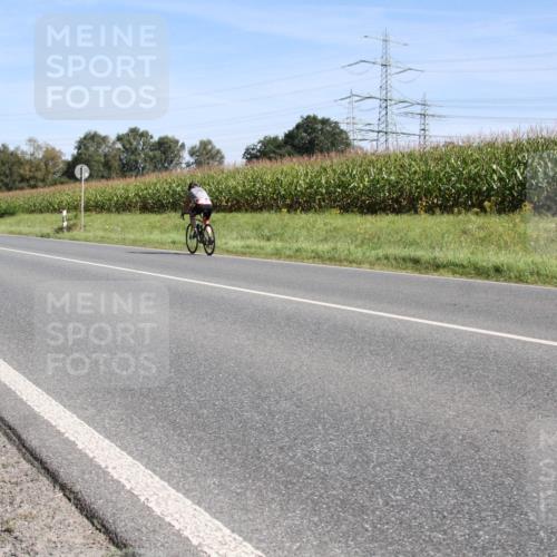 01.09.2024 - 17. Tribühne Triathlon H.Heesch http://msf.ph/oto/6942607 01.09.2024 11:15:11 Radfahren 350, 445 meine-sportfotos.de
