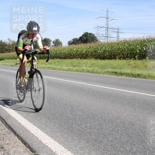 01.09.2024 - 17. Tribühne Triathlon H.Heesch http://msf.ph/oto/6942633 01.09.2024 11:16:32 Radfahren 309, 329 meine-sportfotos.de