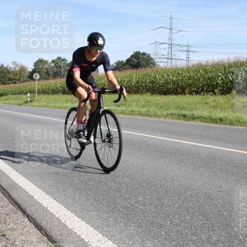 01.09.2024 - 17. Tribühne Triathlon H.Heesch http://msf.ph/oto/6942658 01.09.2024 11:16:59 Radfahren 308, 385, 428, 446 meine-sportfotos.de