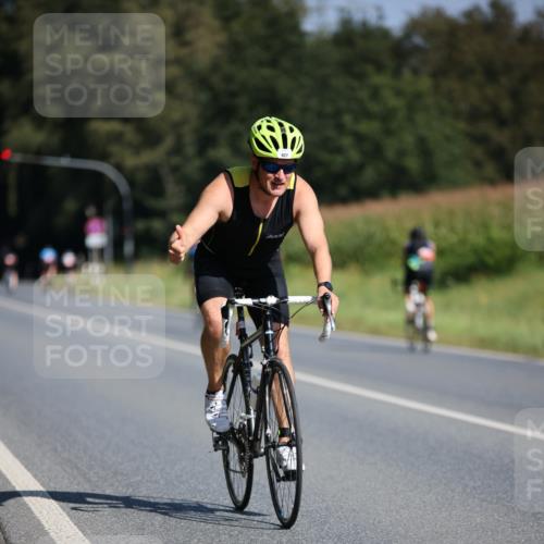 01.09.2024 - 17. Tribühne Triathlon H.Heesch http://msf.ph/oto/6942659 01.09.2024 11:22:28 Radfahren 60, 409, 427 meine-sportfotos.de