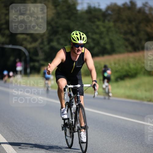01.09.2024 - 17. Tribühne Triathlon H.Heesch http://msf.ph/oto/6942663 01.09.2024 11:22:28 Radfahren 60, 409, 427 meine-sportfotos.de