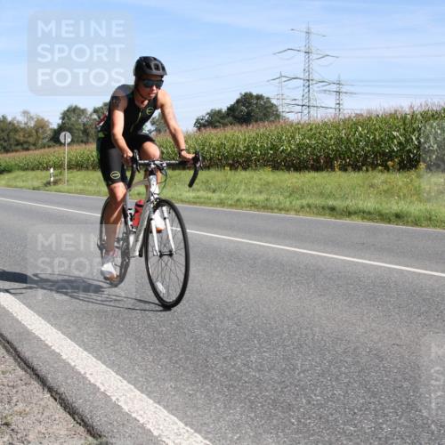 01.09.2024 - 17. Tribühne Triathlon H.Heesch http://msf.ph/oto/6942664 01.09.2024 11:17:03 Radfahren 385, 428, 430, 446 meine-sportfotos.de