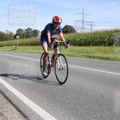01.09.2024 - 17. Tribühne Triathlon H.Heesch http://msf.ph/oto/6942668 01.09.2024 11:17:05 Radfahren 385, 409, 430, 446 meine-sportfotos.de